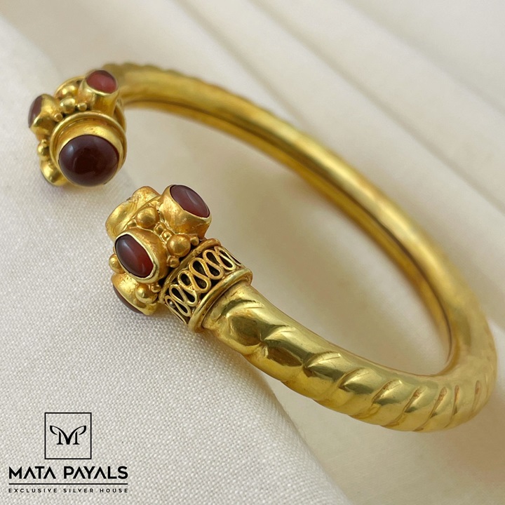 Gold polished kada